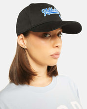 Lade das Bild in den Galerie-Viewer, EMBROIDED BASIC CAP