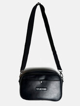 Lade das Bild in den Galerie-Viewer, FLAB Crossbody-Bag