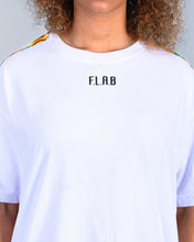 Lade das Bild in den Galerie-Viewer, Homeland Tee Women Box Shaped - FLABWEAR