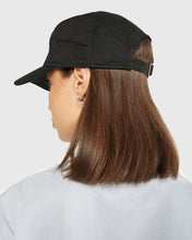 Lade das Bild in den Galerie-Viewer, EMBROIDED BASIC CAP
